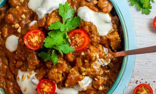 beef-masala-with-tomatoes-in-a-bowl